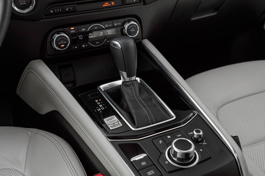 Nội thất Mazda CX-5 2017 đánh bại xe sang Lexus