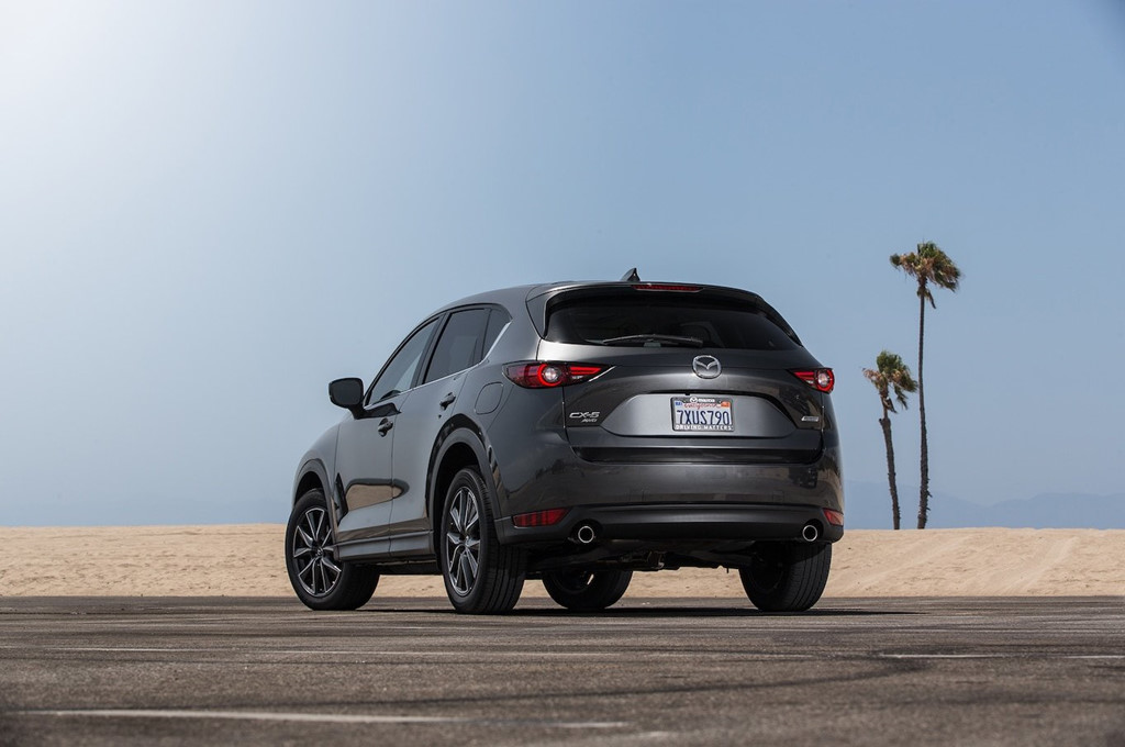 Nội thất Mazda CX-5 2017 đánh bại xe sang Lexus