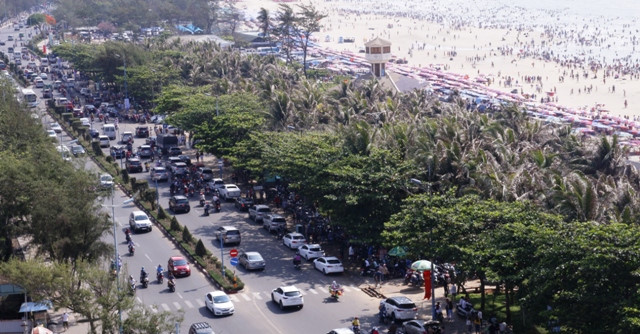 4 ngày nghỉ lễ: Ác mộng giao thông, khu du lịch thất thủ