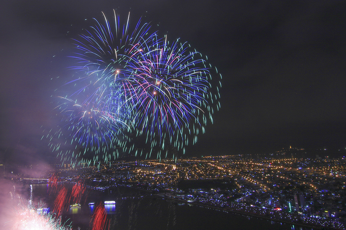 Việt Nam và Ba Lan đua tài trong lễ hội pháo hoa quốc tế