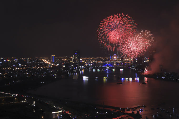 Việt Nam và Ba Lan đua tài trong lễ hội pháo hoa quốc tế