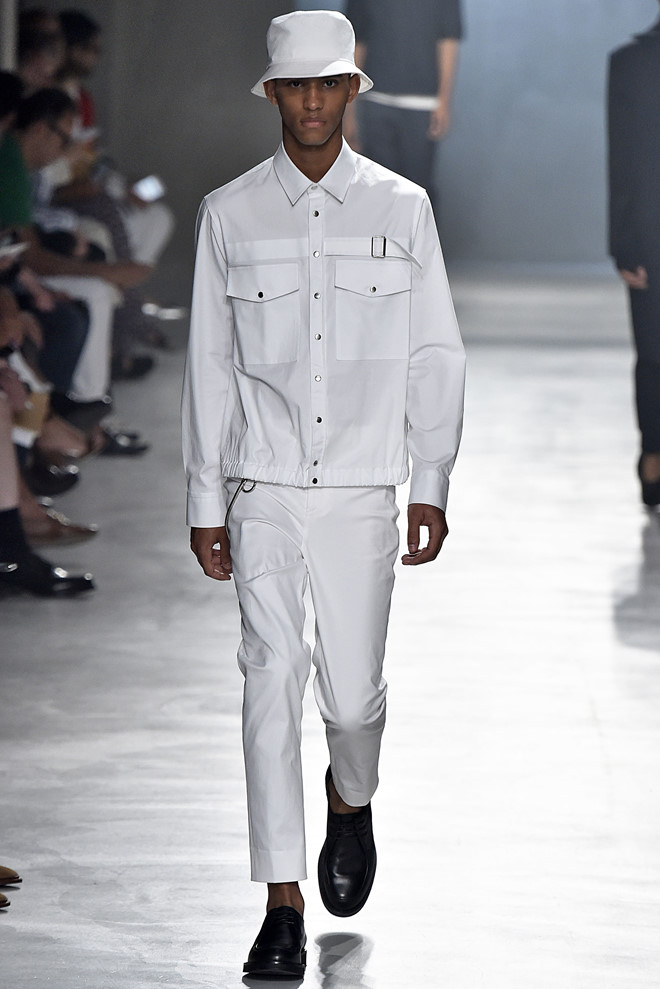 Những gợi ý thời trang cho nam giới diện trong mùa hè