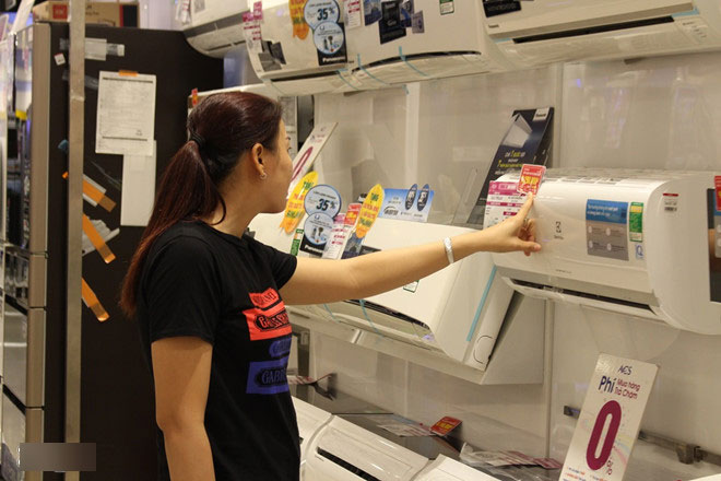 Nắng nóng kéo dài, người Sài Gòn đổ xô mua hàng điện lạnh