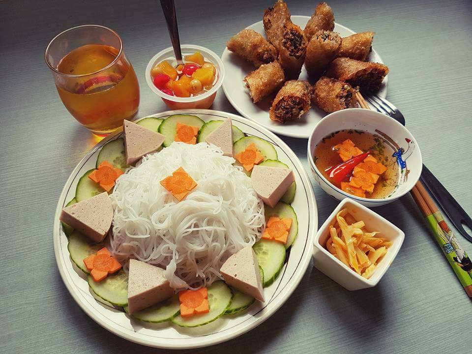 Chăm vợ bầu, chồng trổ tài nấu ăn đỉnh cao như MasterChef - vợ đẻ rồi vẫn đam mê vào bếp