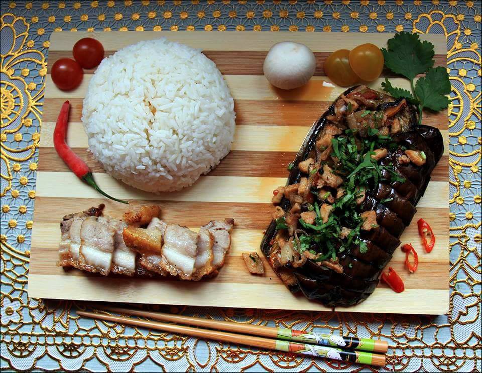 Chăm vợ bầu, chồng trổ tài nấu ăn đỉnh cao như MasterChef - vợ đẻ rồi vẫn đam mê vào bếp