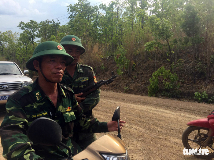 Đình chỉ công tác 4 sĩ quan không phát hiện xe gỗ của Phượng râu