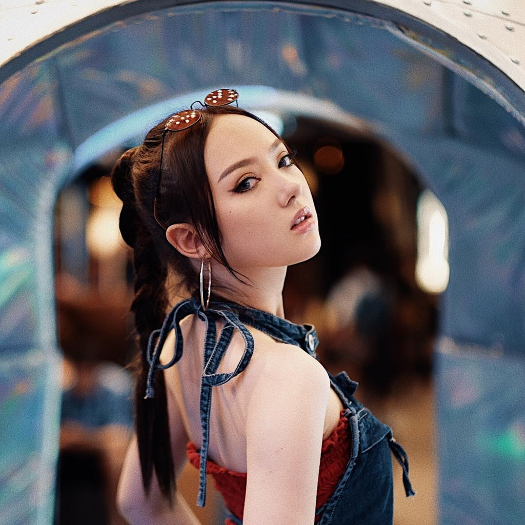 4 hot girl nước ngoài vừa xinh đẹp vừa hát tiếng Việt hay