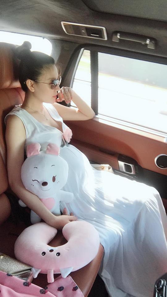 Nữ hoàng sắc đẹp Ngọc Duyên đã hạ sinh con gái đầu lòng