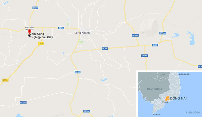 Ôtô đầu kéo container lật đè xe máy, 2 người suýt mất mạng