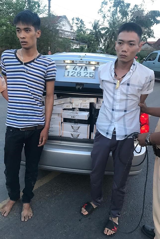 Nhồi 10.500 gói thuốc lá lậu trên ôtô từ Tây Nguyên xuống Bình Định Nhồi 10.500 gói thuốc lá lậu trên ôtô từ Tây Nguyên xuống Bình Định