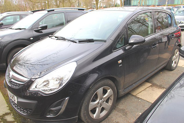 Vị trí nào bên trong ôtô có nhiều vi khuẩn nhất?