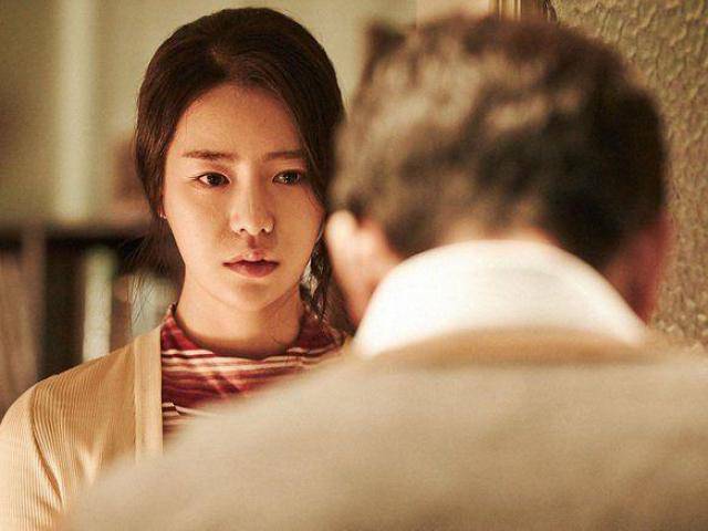 Bố chồng ngập trong cờ bạc, vợ chồng tôi còng lưng làm không đủ trả nợ