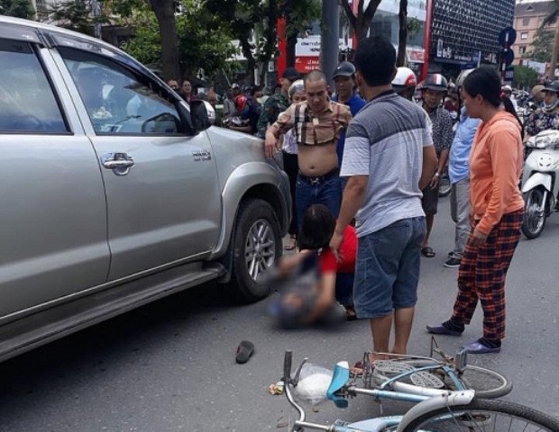 Xe bán tải lùi trúng khiến cụ bà tử vong: Giận vợ nên mới đi ngược chiều?