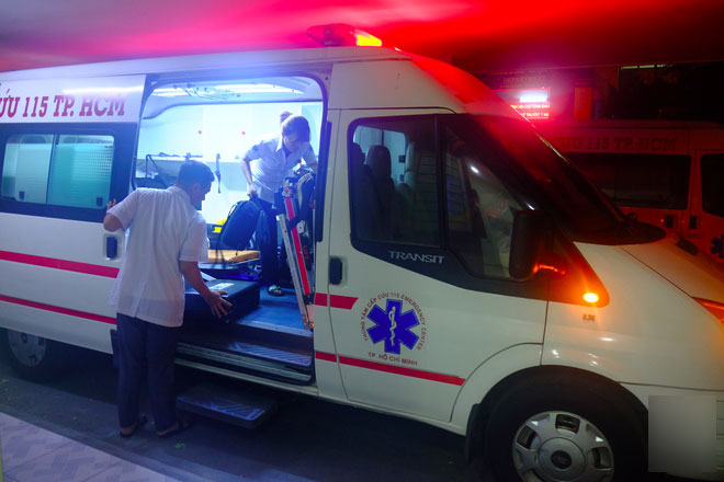 Bị vợ cằn nhằn, chồng nhậu xỉn về uống 2 chai oxy già rồi cố thủ không chịu cấp cứu