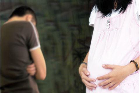 3 năm sau khi quất ngựa truy phong, bạn trai cũ quay lại đòi nhận con vì vợ vô sinh