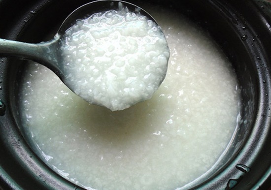 Điều tra nghi án 3 người bị đầu độc khi ăn cháo