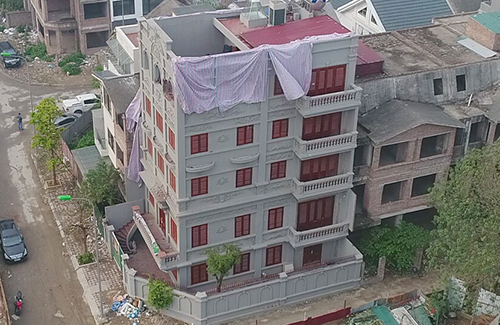 Chủ tịch phường bị đình chỉ công tác vì để xảy ra vi phạm trật tự xây dựng