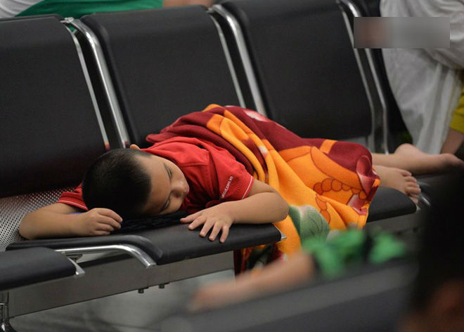 Hết lễ nhưng hàng trăm hành khách bị delay vẫn vật vờ ở sân bay Đà Nẵng, không thể về Hà Nội vì thời tiết xấu