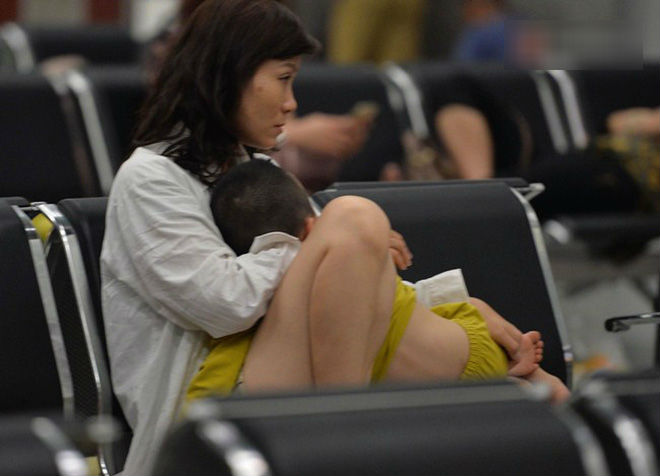 Hết lễ nhưng hàng trăm hành khách bị delay vẫn vật vờ ở sân bay Đà Nẵng, không thể về Hà Nội vì thời tiết xấu Hết lễ nhưng hàng trăm hành khách bị delay vẫn vật vờ ở sân bay Đà Nẵng, không thể về Hà Nội vì thời tiết xấu
