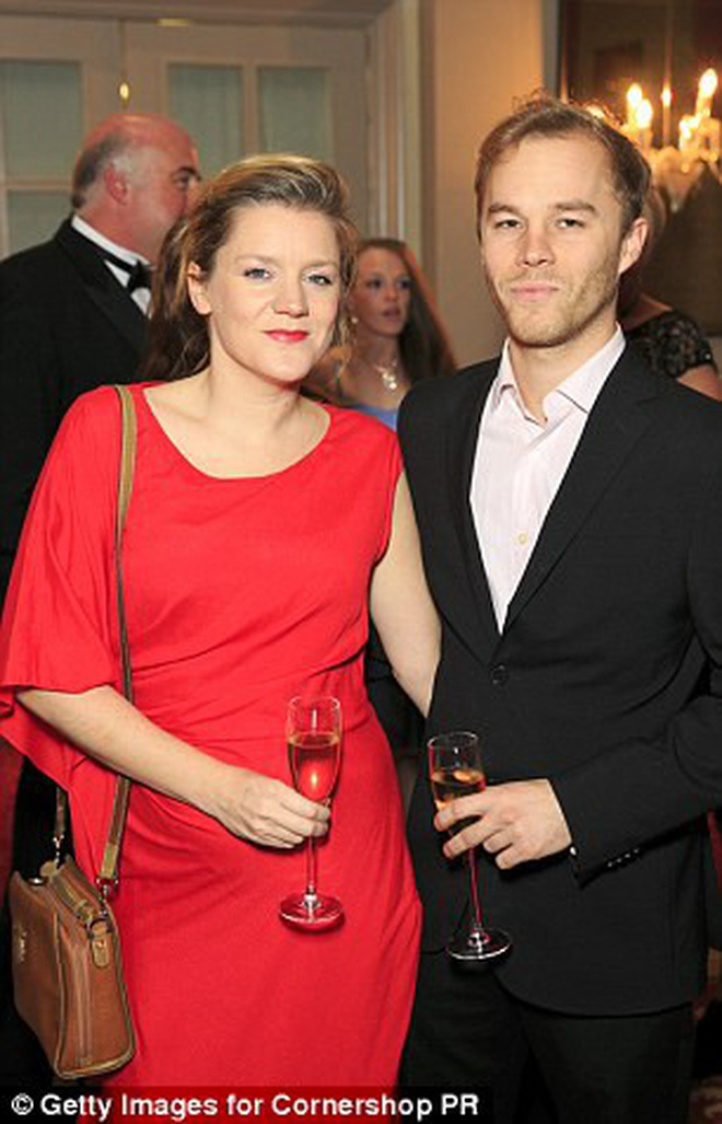 Tình yêu vợ chồng Doctor Strange: Sau 17 năm làm bạn mới nhận ra chúng ta thuộc về nhau!