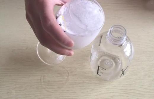 Trộn kem đánh răng với baking soda, được thứ dung dịch vạn năng bà nội trợ nào cũng muốn có Trộn kem đánh răng với baking soda, được thứ dung dịch vạn năng bà nội trợ nào cũng muốn có