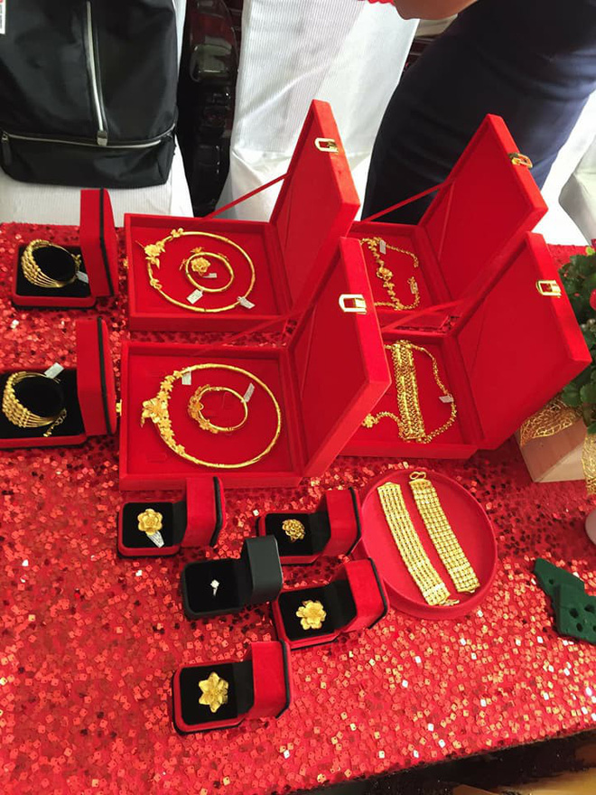 Bối rối vì được mẹ chồng tương lai tặng tiền vàng trị giá 310 triệu, nàng dâu trẻ còn bị mắng là khoe của