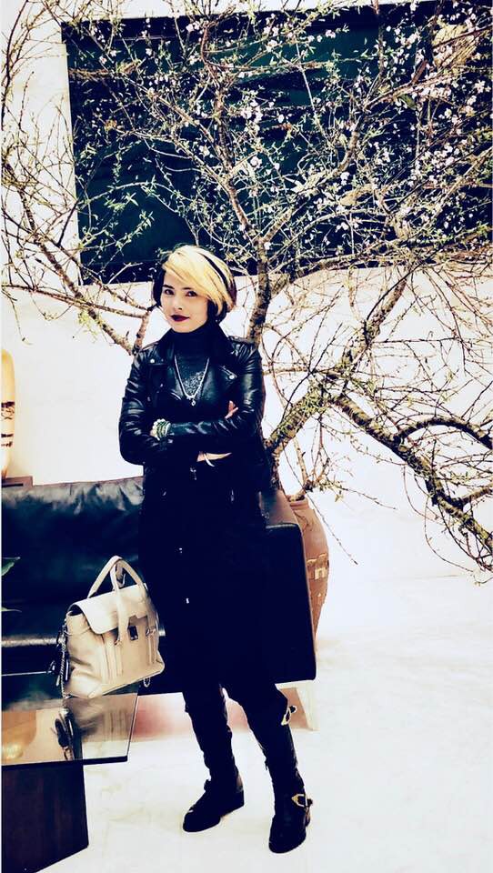 Cuộc sống hiện tại của Trà cave trong phim Phía trước là bầu trời