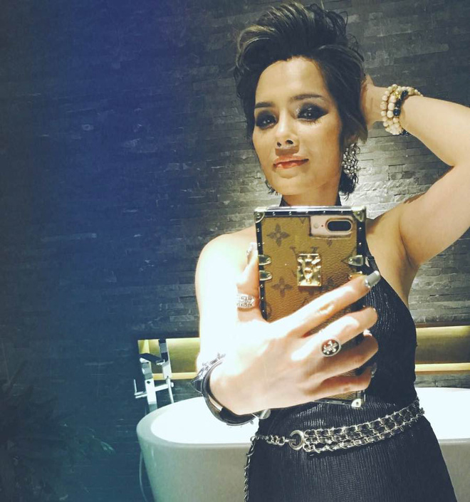 Cuộc sống hiện tại của Trà cave trong phim Phía trước là bầu trời