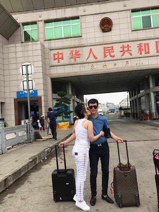 Cuộc sống hiện tại của Trà cave trong phim Phía trước là bầu trời