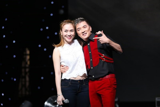 Vũ Hà nửa đùa nửa thật tiết lộ về đám cưới của Mỹ Tâm Vũ Hà nửa đùa nửa thật tiết lộ về đám cưới của Mỹ Tâm