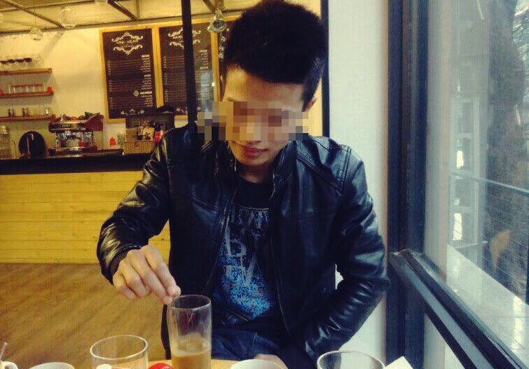 Tiệc sinh nhật lạ lùng của quý bà khiến nam tiếp viên karaoke tái mặt