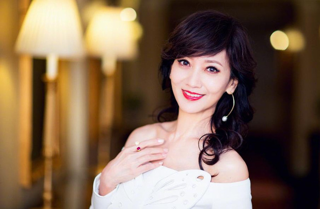 Mỹ nhân không tuổi Triệu Nhã Chi: Hai lần kết hôn, 30 năm vẫn mang vết nhơ phản bội chồng Mỹ nhân không tuổi Triệu Nhã Chi: Hai lần kết hôn, 30 năm vẫn mang vết nhơ phản bội chồng