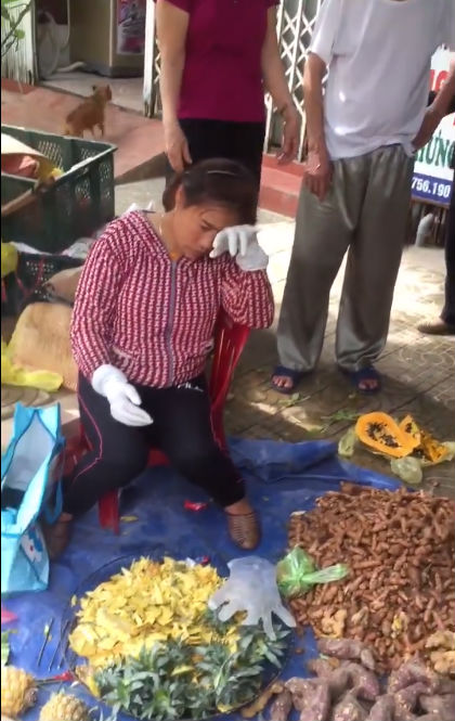 Nghi vấn người phụ nữ bán hàng ở chợ bị thôi miên mất sạch tiền