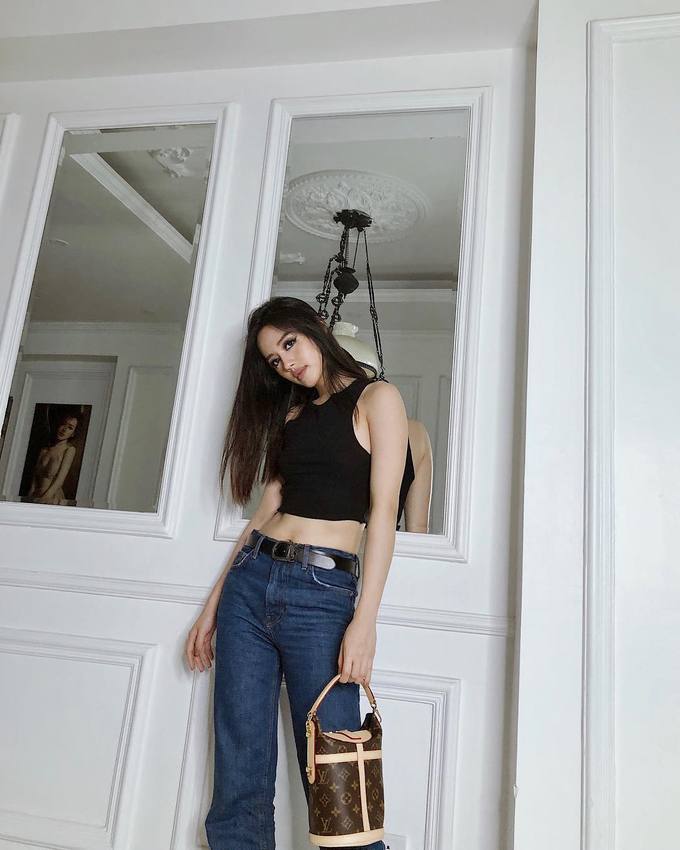 Túi xách hình chiếc xô được lòng mỹ nhân Việt