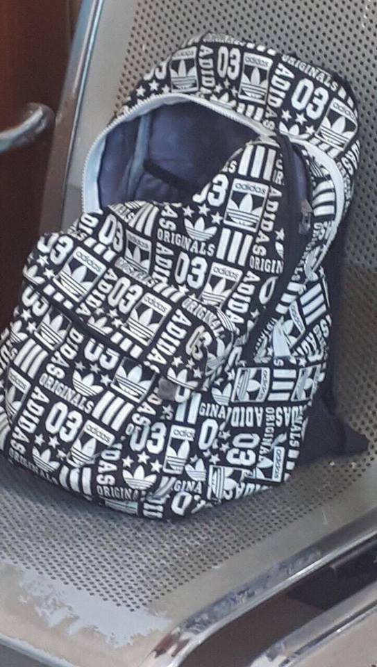 Hà Nội: Nam tài xế xe ôm truy đuổi, đạp ngã đối tượng cướp giật túi xách của nữ sinh Đại học