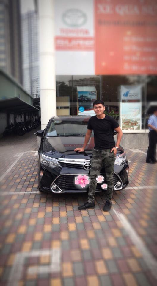 Chồng trẻ hạnh phúc khi được Lê Phương tặng xế hộp làm quà sinh nhật