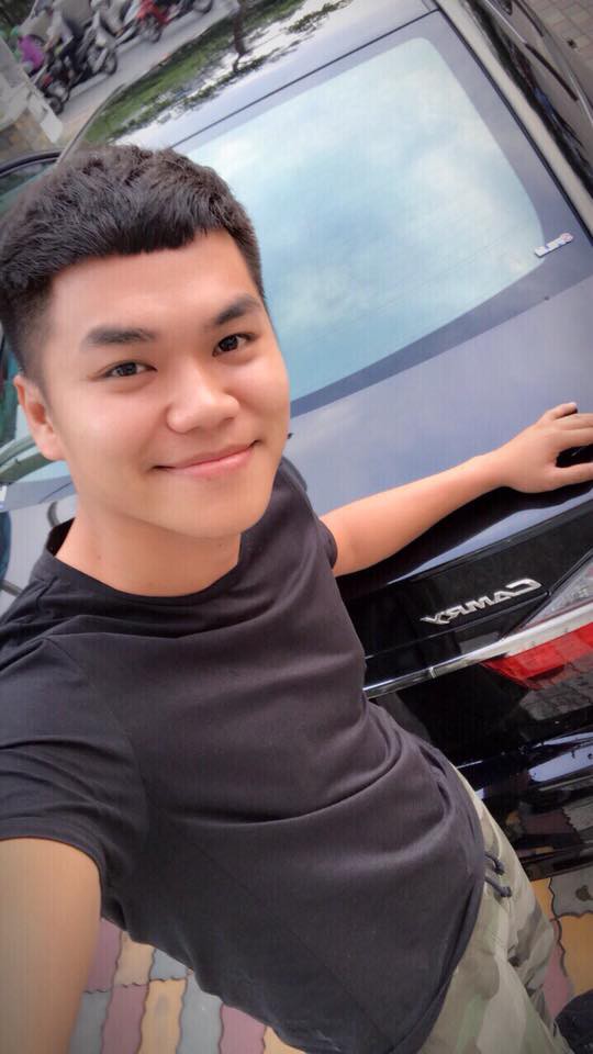 Chồng trẻ hạnh phúc khi được Lê Phương tặng xế hộp làm quà sinh nhật Chồng trẻ hạnh phúc khi được Lê Phương tặng xế hộp làm quà sinh nhật