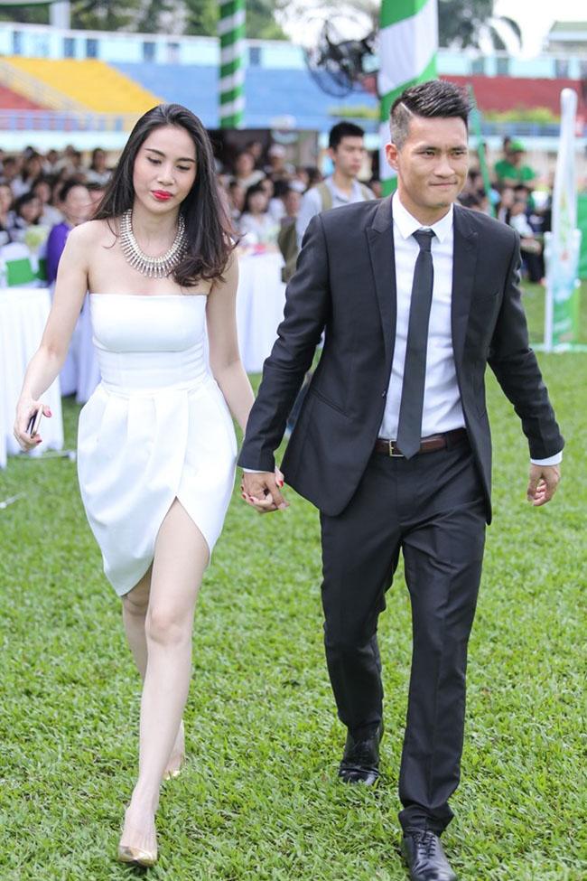 Trải qua gần 10 năm bên nhau, Công Vinh vẫn luôn làm điều ngọt ngào này với Thuỷ Tiên Trải qua gần 10 năm bên nhau, Công Vinh vẫn luôn làm điều ngọt ngào này với Thuỷ Tiên