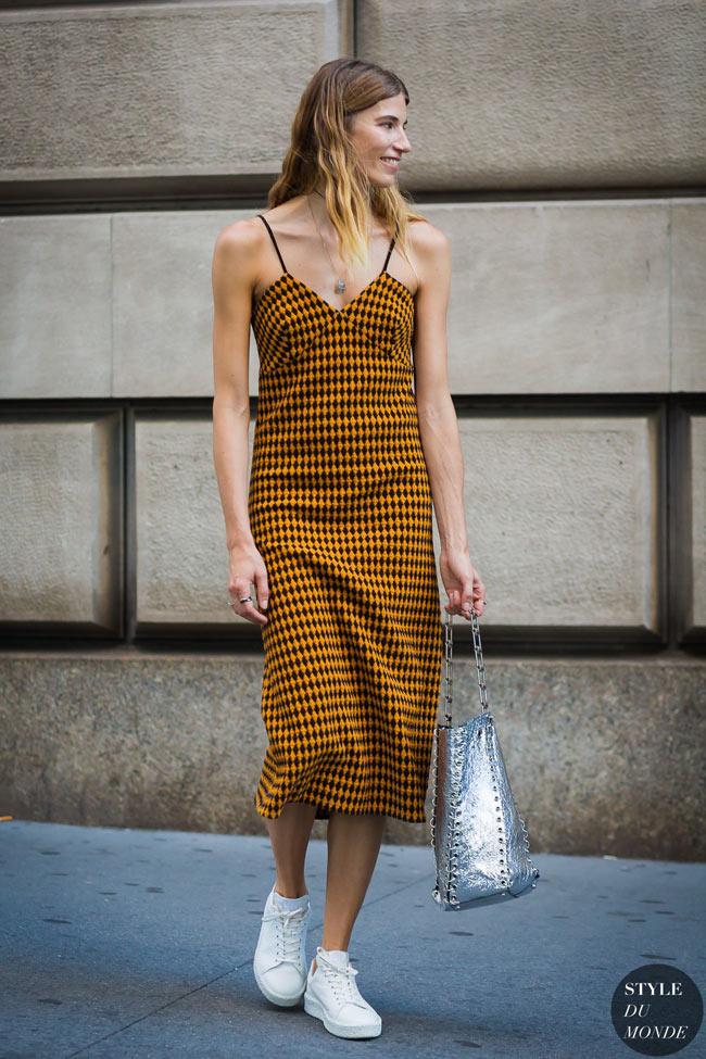 Đừng mặc cảm ngực lép, nàng ngực khủng không thể mặc đẹp 5 món đồ này bằng bạn!