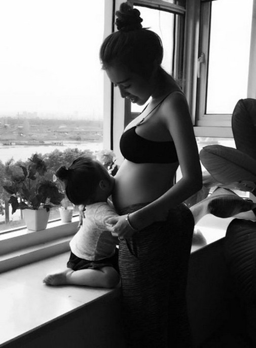 Mỹ nhân Vbiz và cuộc chiến lấy lại vóc dáng thần tốc sau sinh, ai hơn ai?