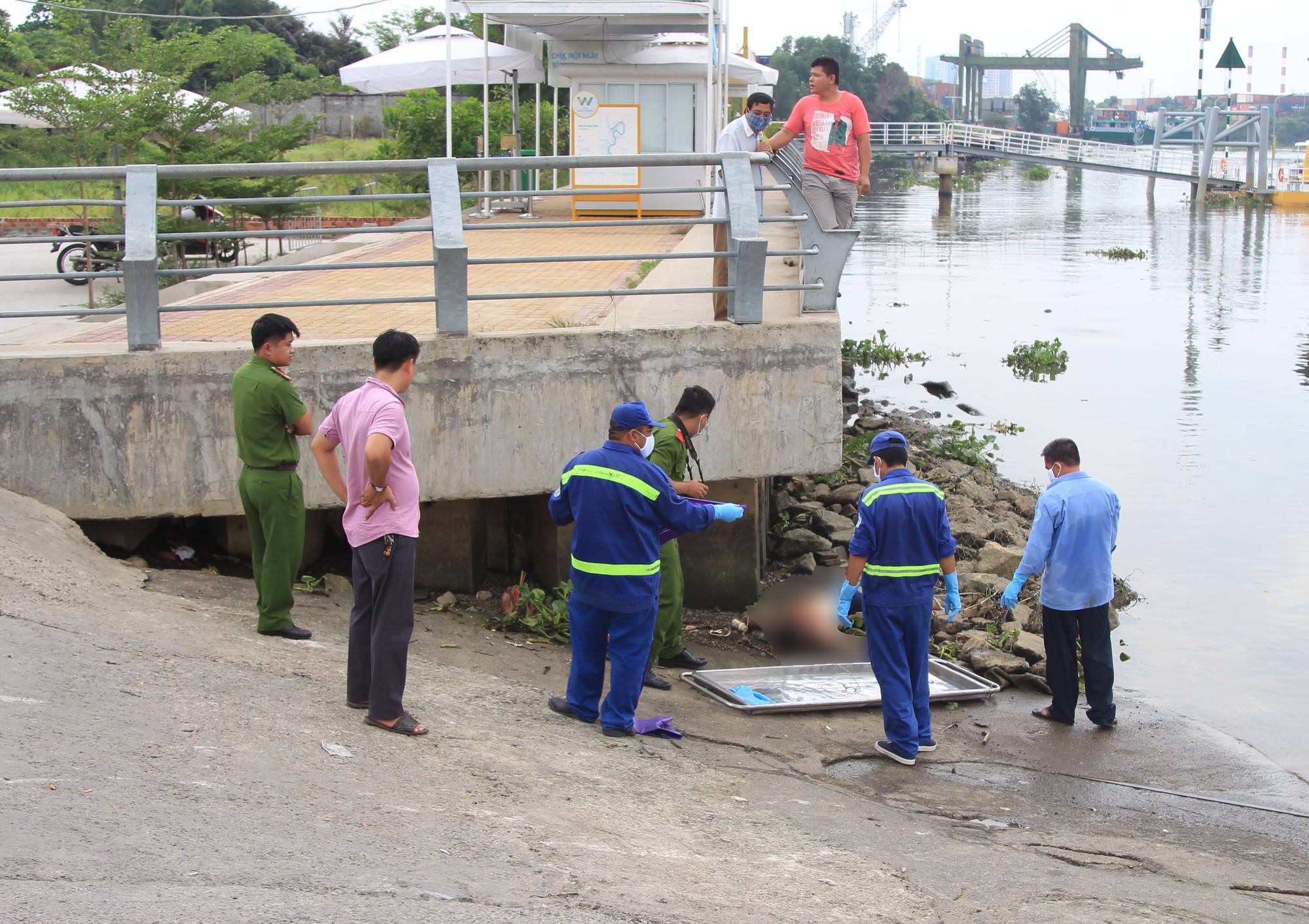 Tắm sông vào ban đêm, một bảo vệ dân phố ở Sài Gòn chết đuối