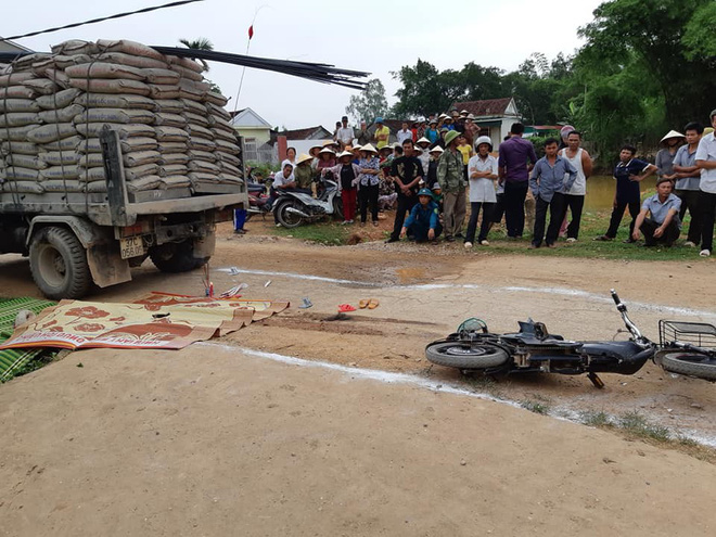 Nghệ An: Trên đường đi học, bé gái 3 tuổi bị xe tải cán tử vong
