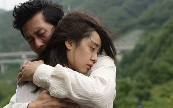 Đi gặp tình nhân của chồng mà tôi chỉ biết ngồi im rồi lẳng lặng bế 2 đứa con về