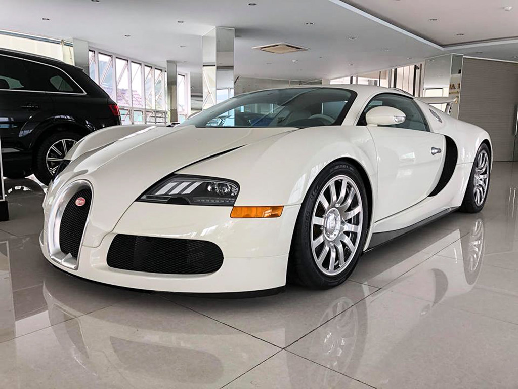 Bugatti Veyron độc nhất tại Việt Nam thay áo mới
