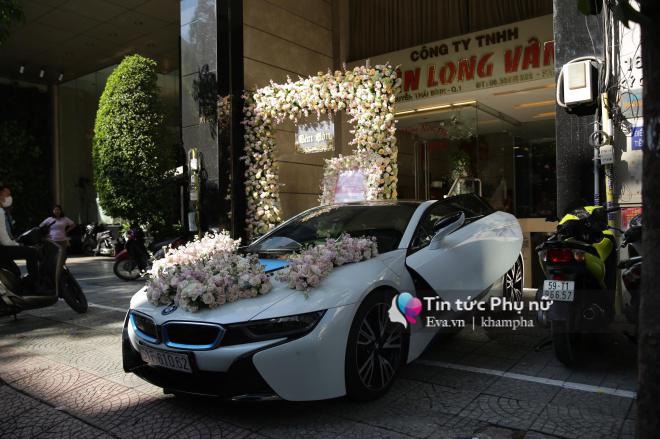 Ông xã thiếu gia lái siêu xe 7 tỷ, chuẩn bị đón Diệp Lâm Anh về dinh