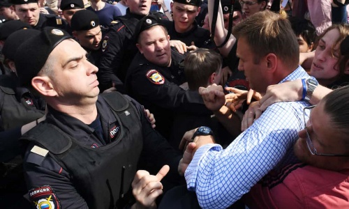 Nga bắt lãnh đạo đối lập