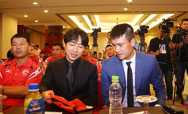 Bị Công Vinh bỏ rơi, HLV Miura sẽ ra sao?