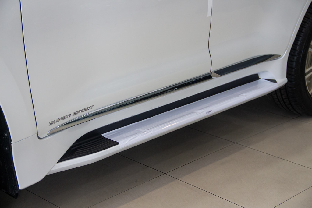 Chi tiết Lexus LX570 Super Sport giá gần 10 tỷ đồng tại VN