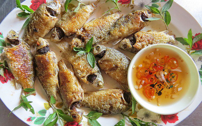 Mâm cơm giá 16 nghìn ai cũng xuýt xoa vì quá hợp với ngày nắng, chị em tiện thể khoe mâm cơm rẻ