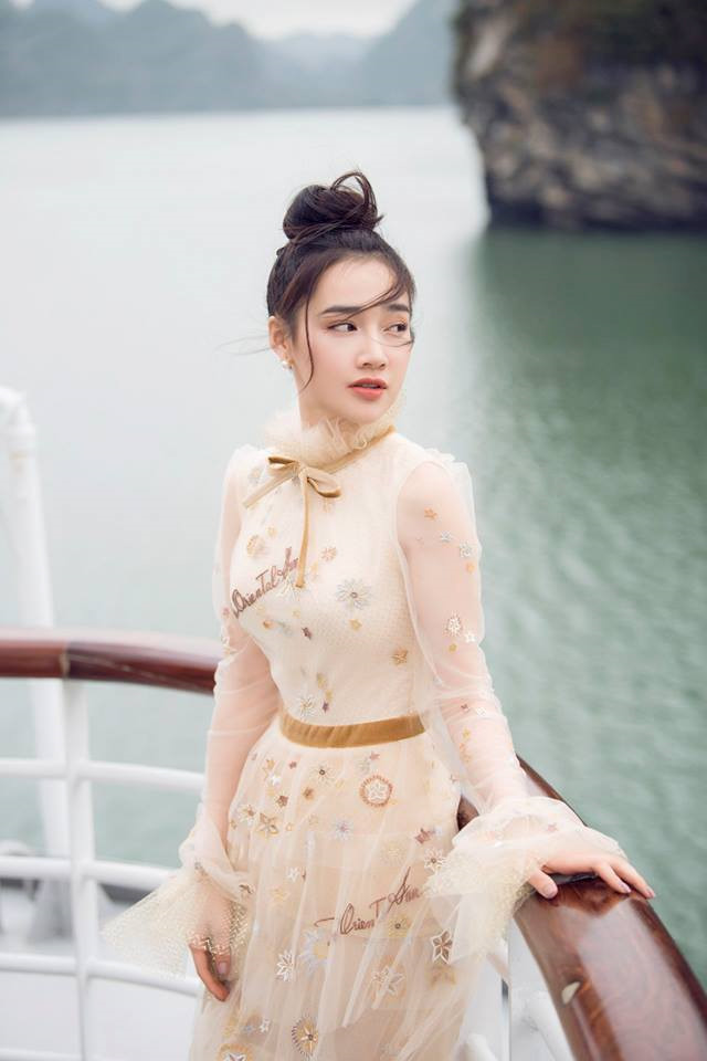 Nhã Phương nghẹn lời, thừa nhận khổ tâm khi nhắc đến tình cảm sóng gió